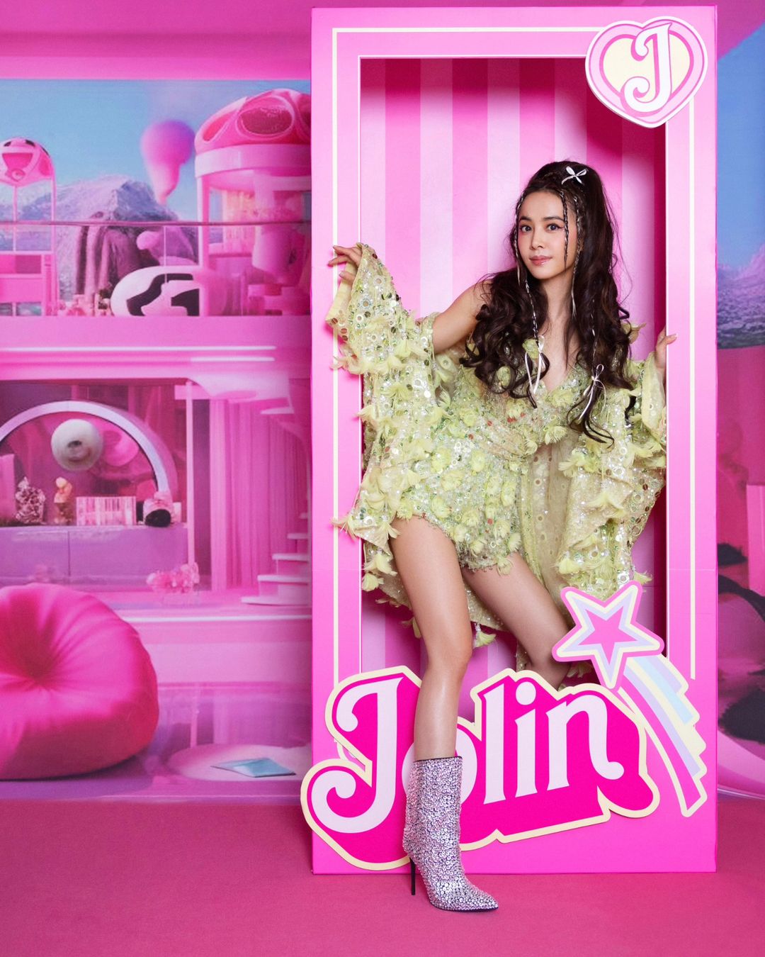 呸姐,跨年唱太好,假唱,蔡依林,芭比风格,VALENTINO时尚秀,湖南卫视,娱乐圈, 马德里不思议,笔直美腿