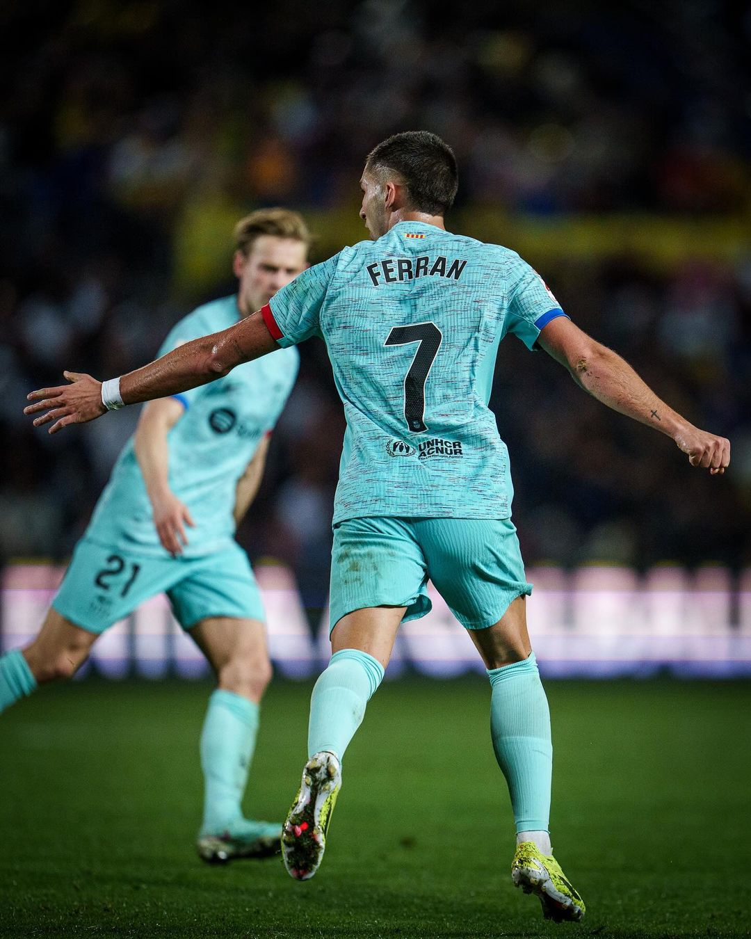 巴萨逆转胜,西甲第3,哈维,莱万,皇马西,甲联赛第19轮,拉斯帕尔马斯