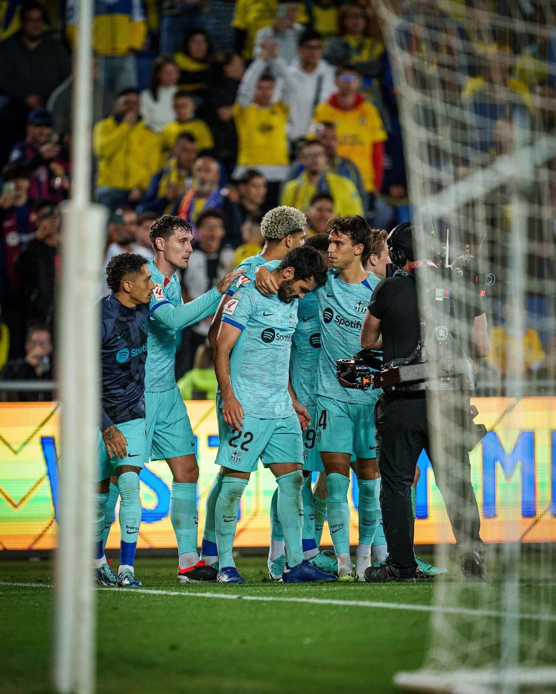 巴萨逆转胜,西甲第3,哈维,莱万,皇马西,甲联赛第19轮,拉斯帕尔马斯