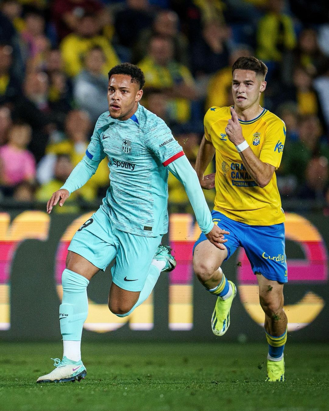 巴萨逆转胜,西甲第3,哈维,莱万,皇马西,甲联赛第19轮,拉斯帕尔马斯