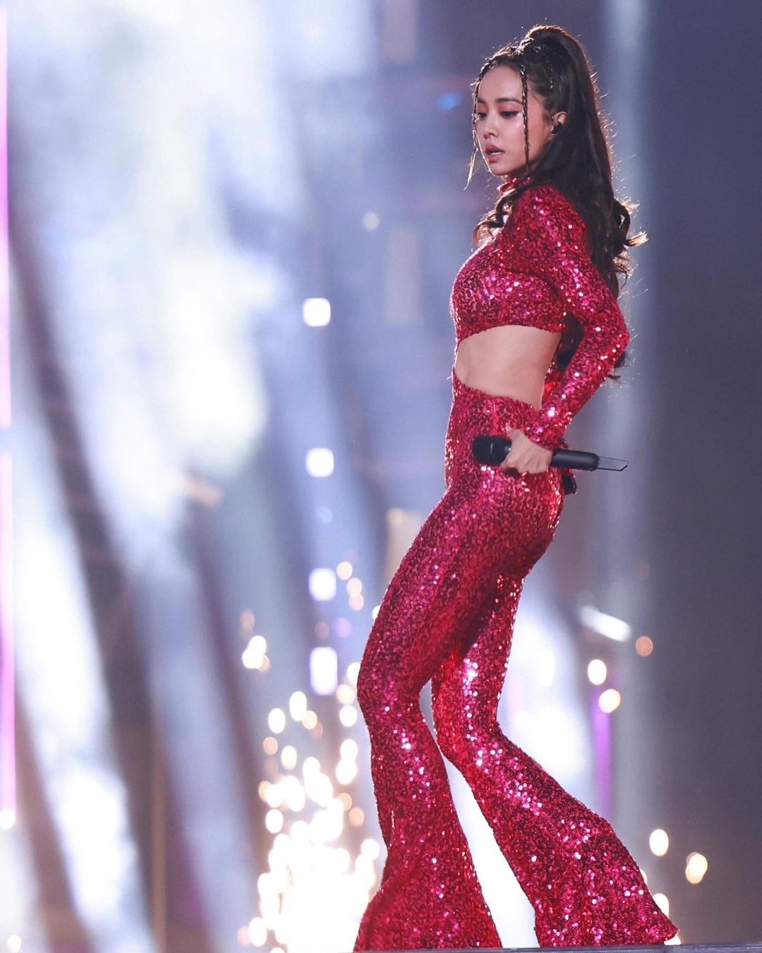 呸姐,跨年唱太好,假唱,蔡依林,芭比风格,VALENTINO时尚秀,湖南卫视,娱乐圈, 马德里不思议,笔直美腿