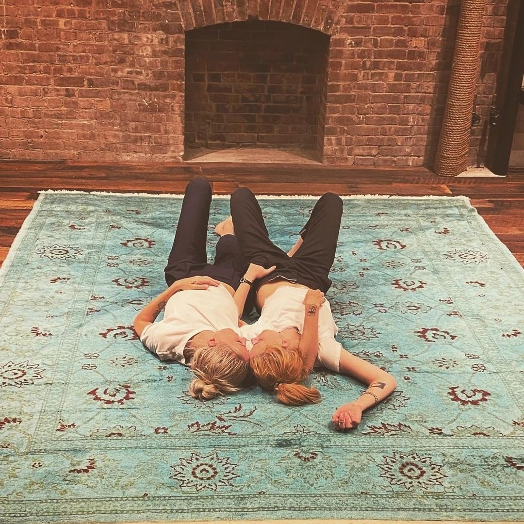 克里斯廷史都华Kristen Stewart与伴侣Dylan Meyer最甜情侣穿搭公式 魅力帅气超越男星