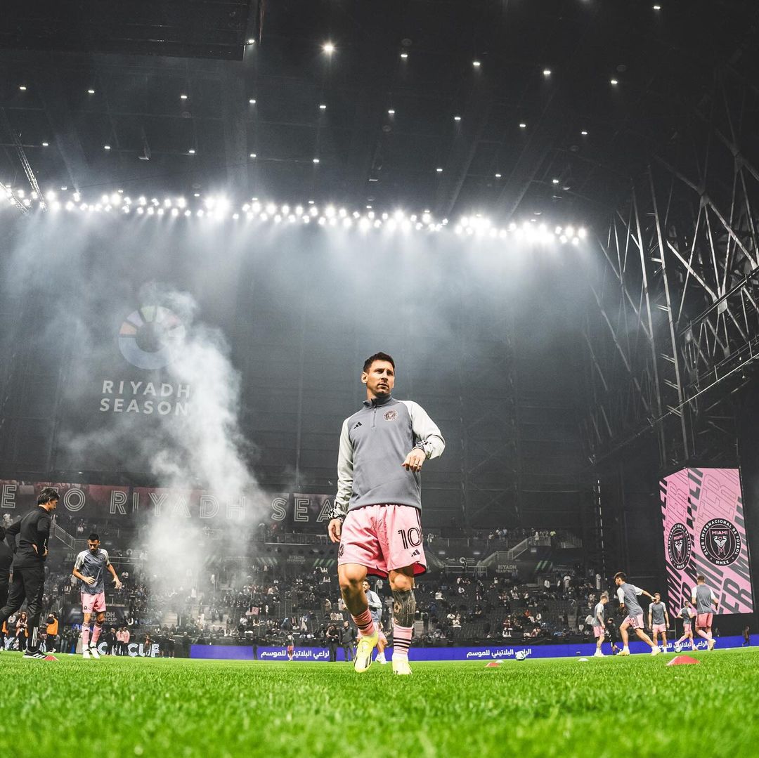 一场0-6让梅西不敢相信 梅西C罗全程无交流 沙特球队友谊赛狂胜美职联！不是一个档次？