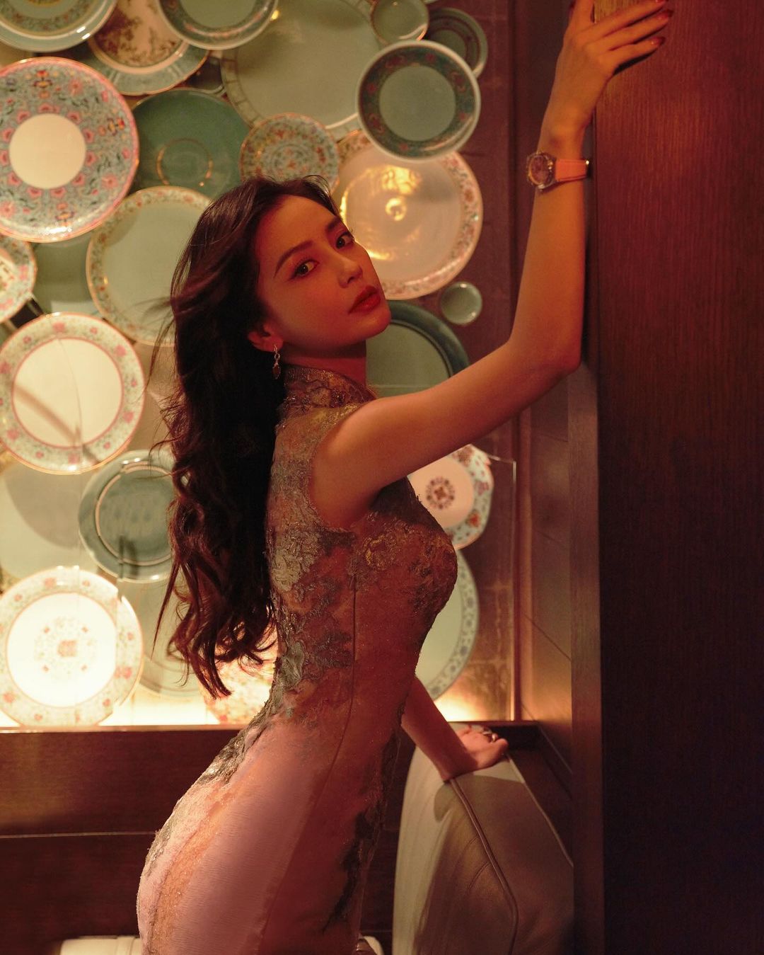 杨颖,Angelababy,杂志封面, 疯马秀,英国电影学院奖BAFTA, 杜拜奢华酒店