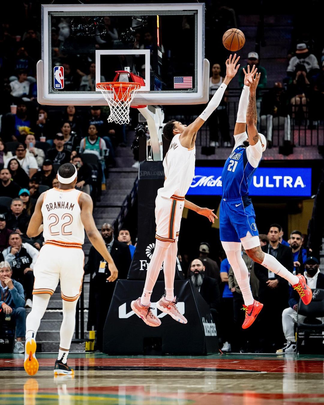 独行侠spurs, 圣安东尼奥马刺, Dallas Mavericks, 欧文, 东契奇