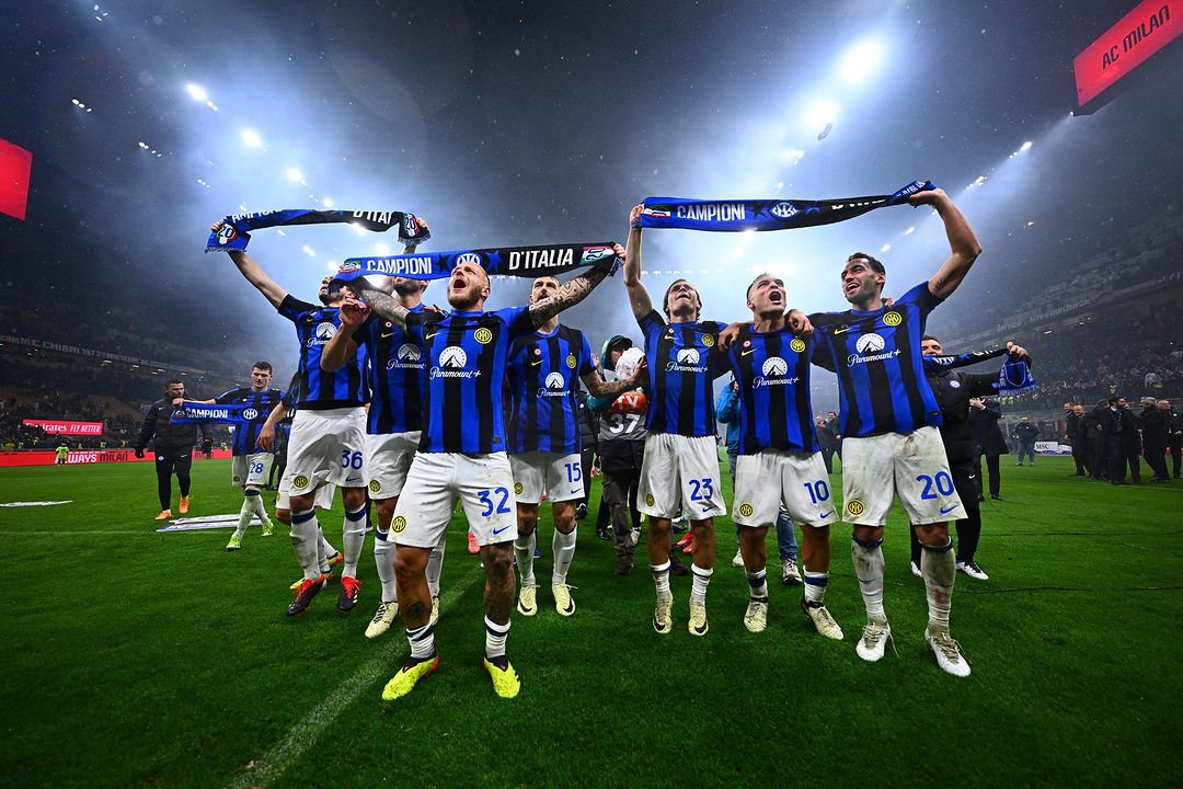 意大利足球顶级联赛 国际米兰胜AC米兰并提前夺得联赛冠军