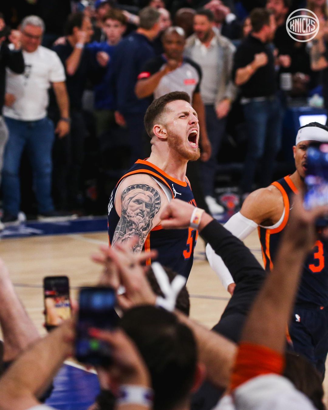 纽约尼克斯,哈特,阿努诺比,费城76人, 哈里斯, 恩比德