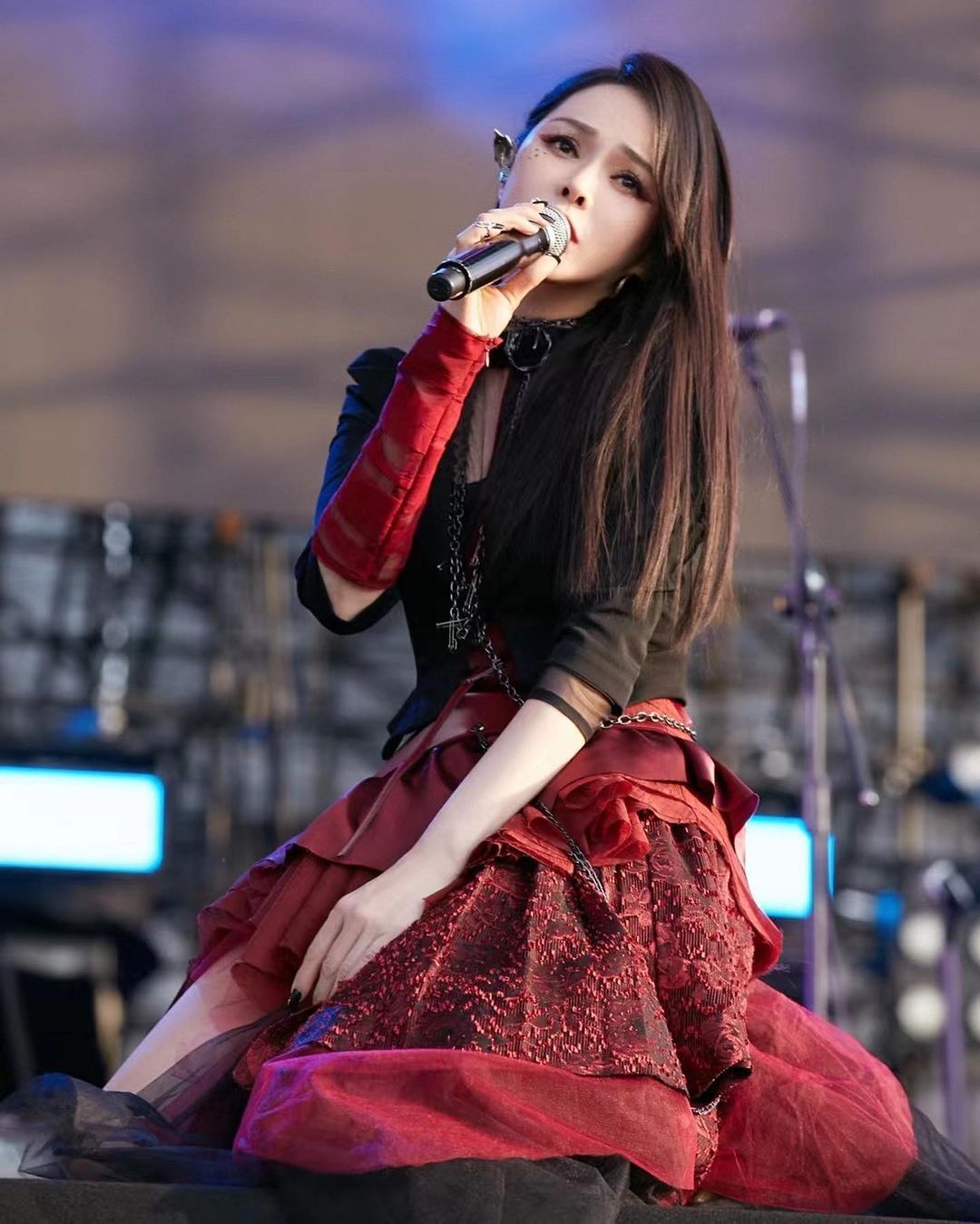 伊能静,美魔女,56岁庆生趴,辣穿浪漫公主装, 秦昊