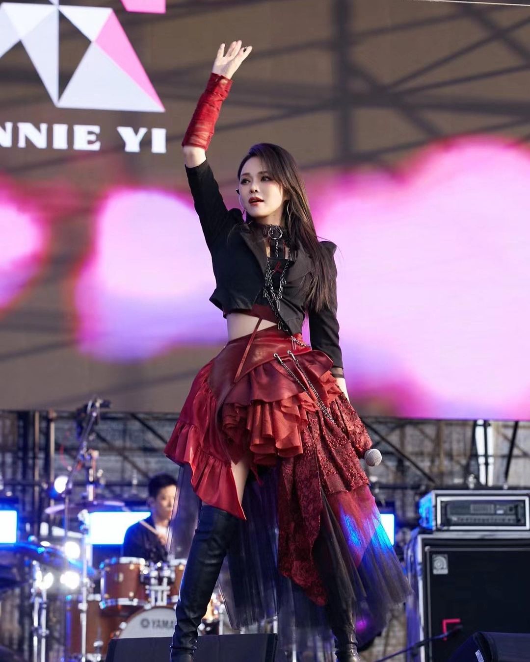 伊能静,美魔女,56岁庆生趴,辣穿浪漫公主装, 秦昊