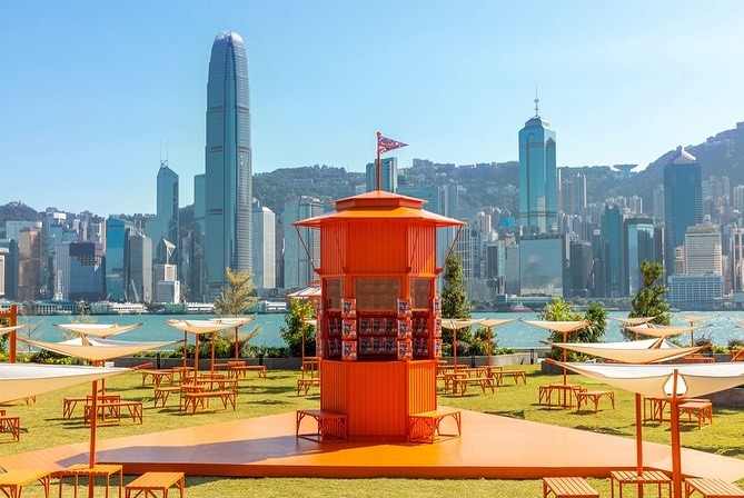 爱马仕,书报亭,杂志《Le Monde d’Hermès》