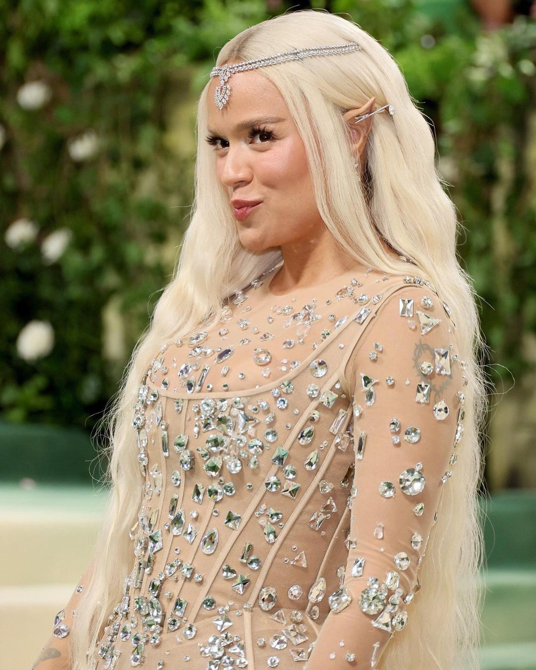 2024 Met Gala,最美紅毯造型,Jennie,小蠻腰,大長腿,珍妮佛羅培茲,透視禮服 辣翻, 睡美人：時尚甦醒, Sleeping Beauties: Reawakening Fashion, The Garden of Time 時光花園