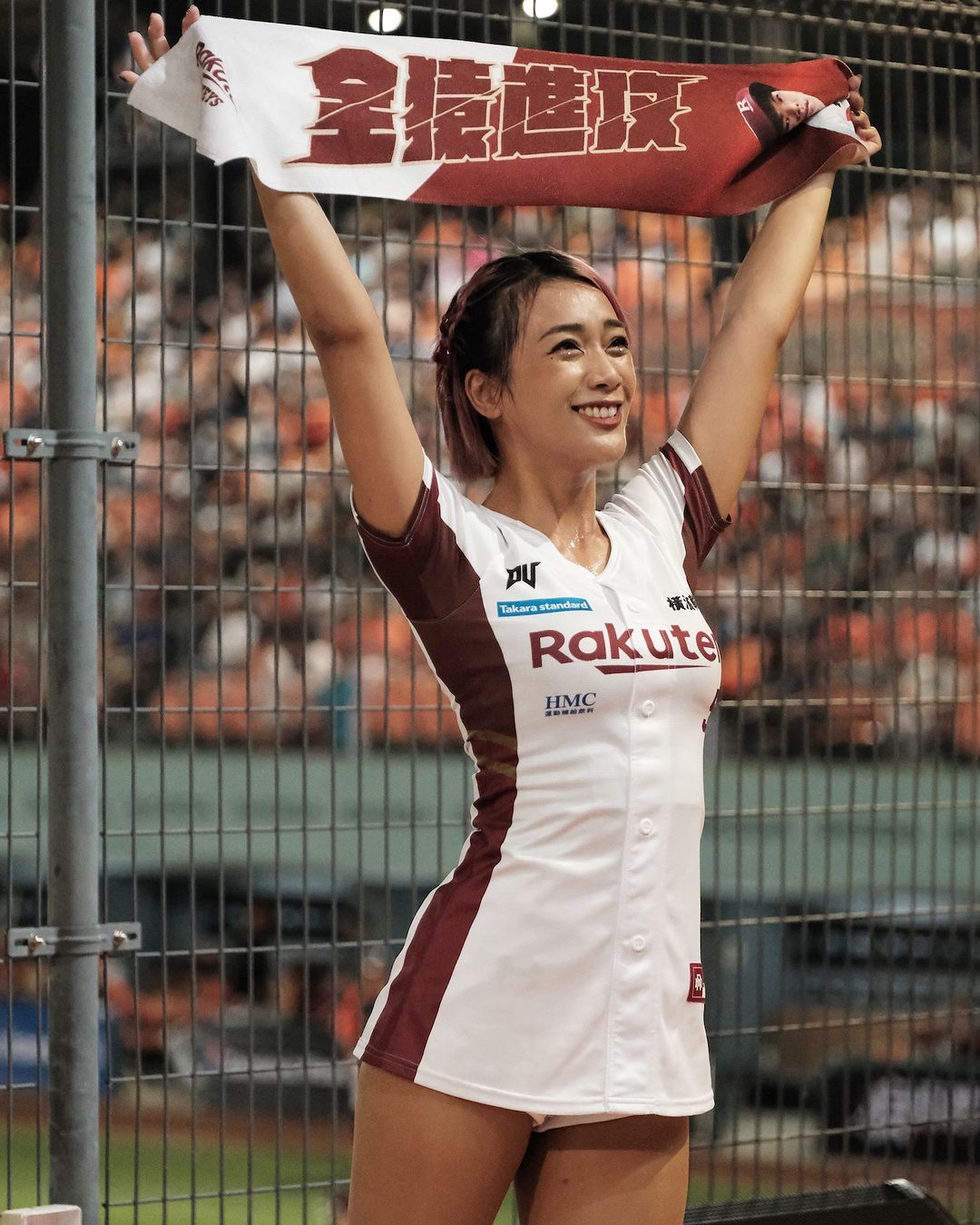 中华职棒队,乐天,Rakuten Girls, 拉拉队, Abu'u, 阿布舞,流行密码,互博体育