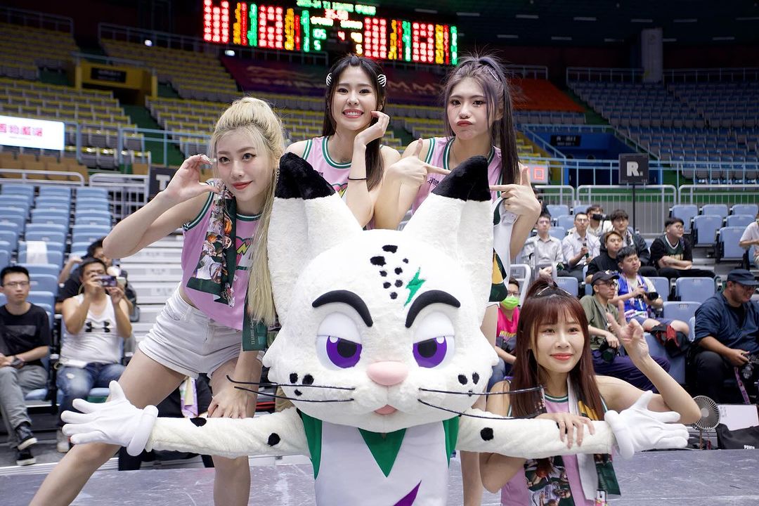 台啤,永丰云豹,拉拉队, T1电豹女, Leopard Girls, 电爆你