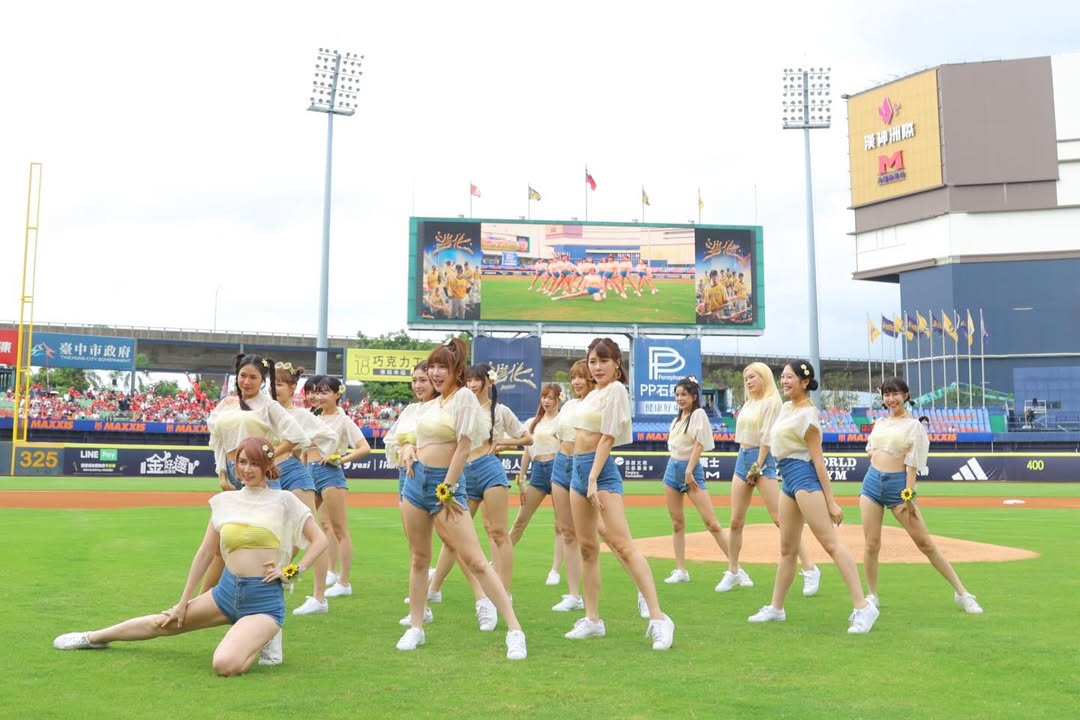 热浪来袭,职棒,兄弟队,凉水祭,拉拉队双眼通红,网怒了, 洲际球场