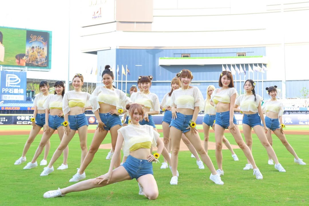  热浪来袭,职棒,兄弟队,凉水祭,拉拉队双眼通红,网怒了, 洲际球场