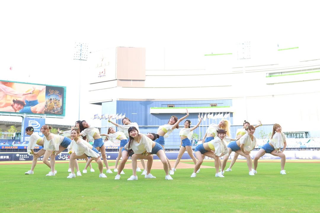  热浪来袭,职棒,兄弟队,凉水祭,拉拉队双眼通红,网怒了, 洲际球场