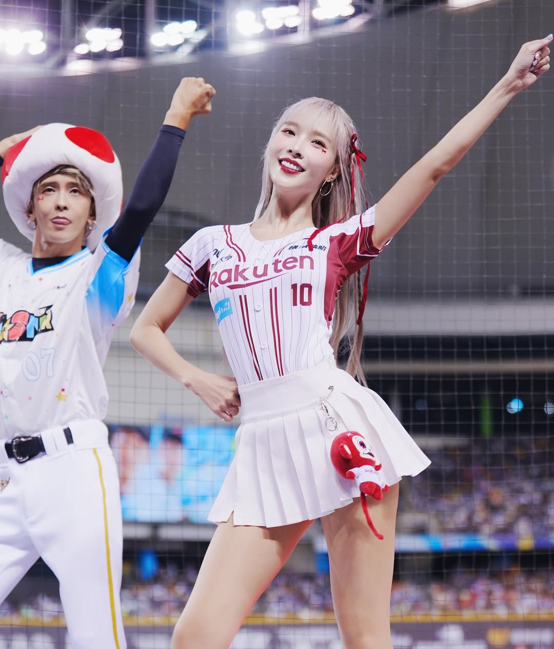 李莹珠,啦啦队女神,梦幻同框,画面好香, 谢艾娜, 乐天桃猿, 应援团长