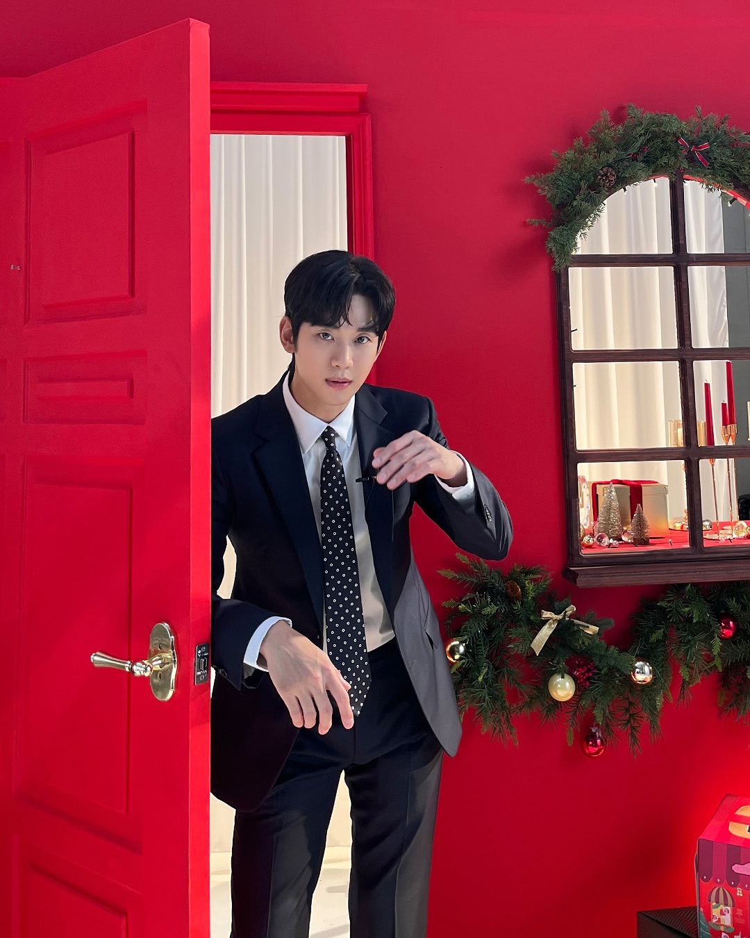 金秀贤,韩媒爆,大赚4亿,做假帐