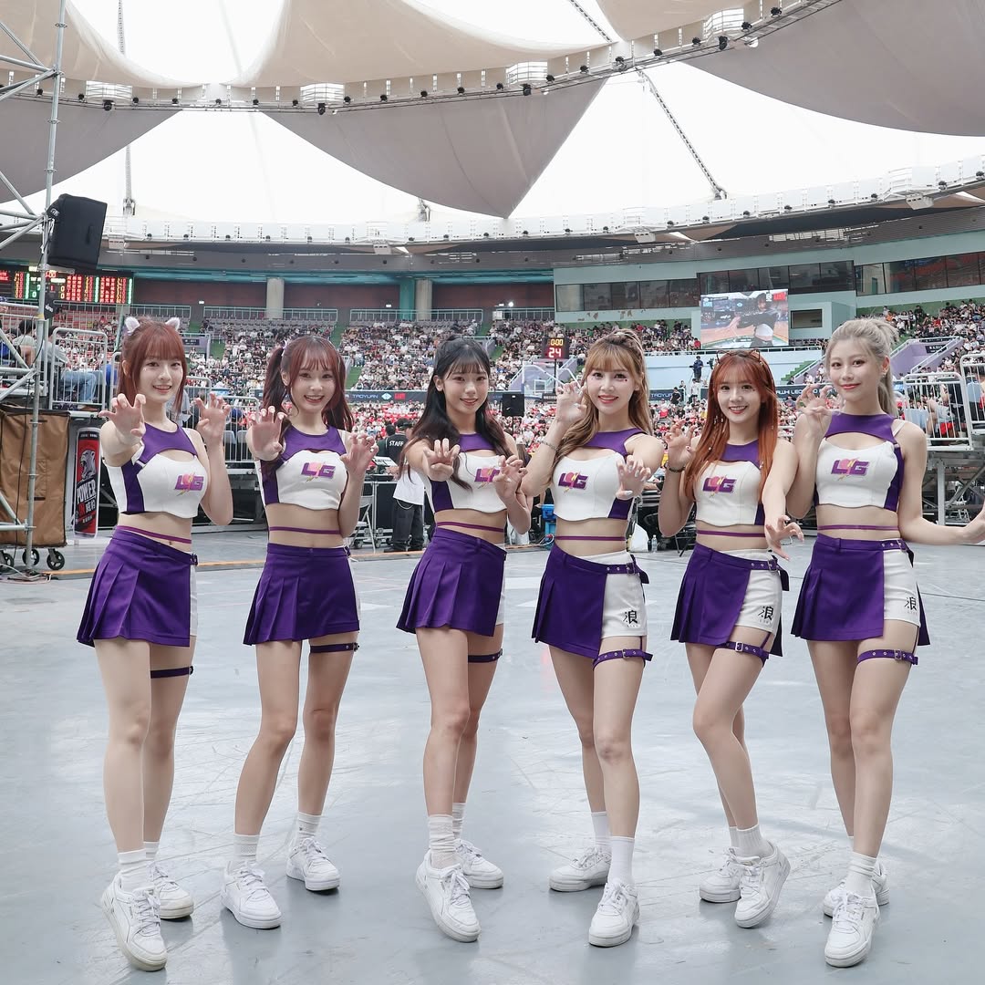 啦啦队女神,股东,E级身材,雪宝,直播,电豹女,浪LIVE电豹女