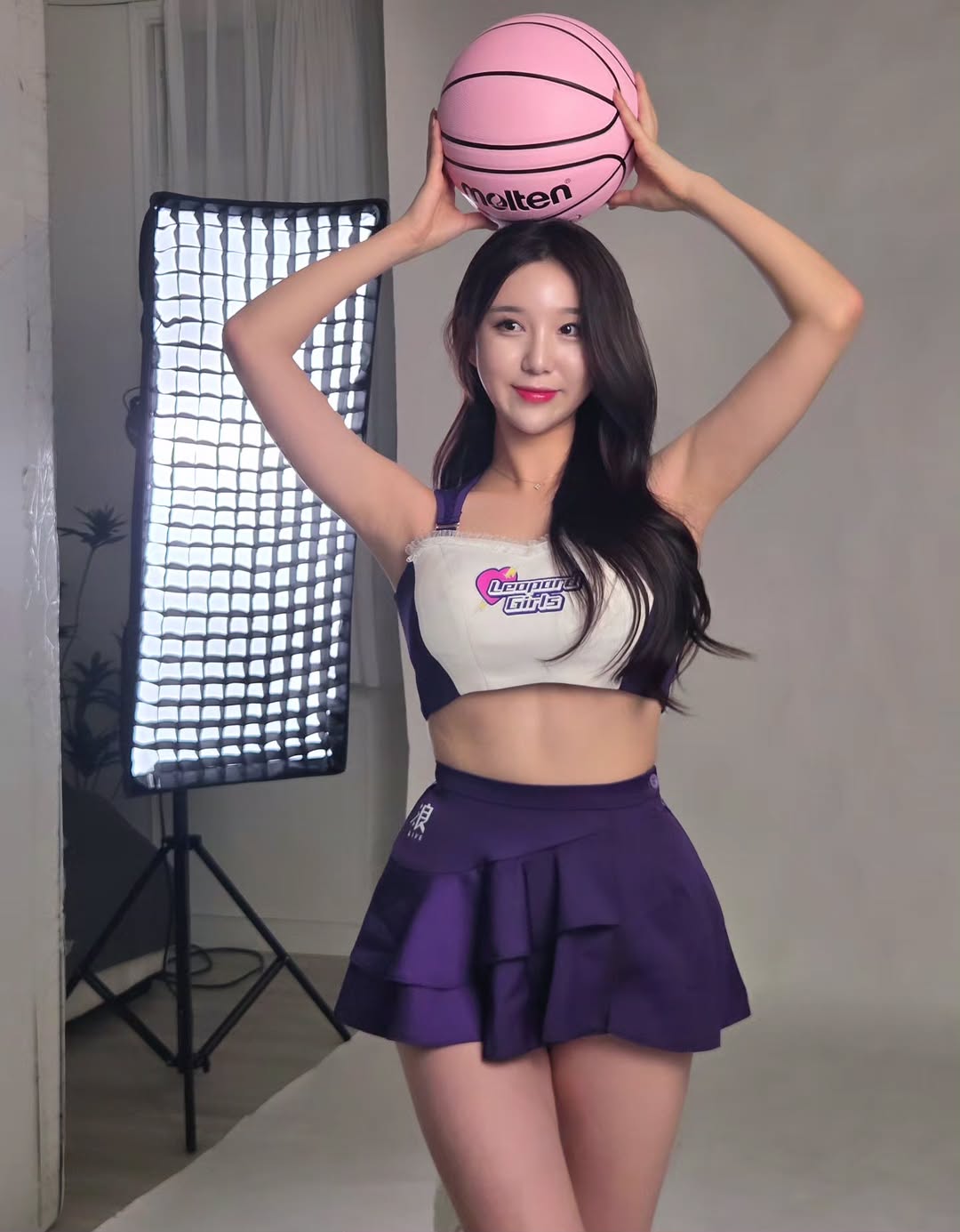 韩籍,拉拉队,女神金贤姈,火辣封面