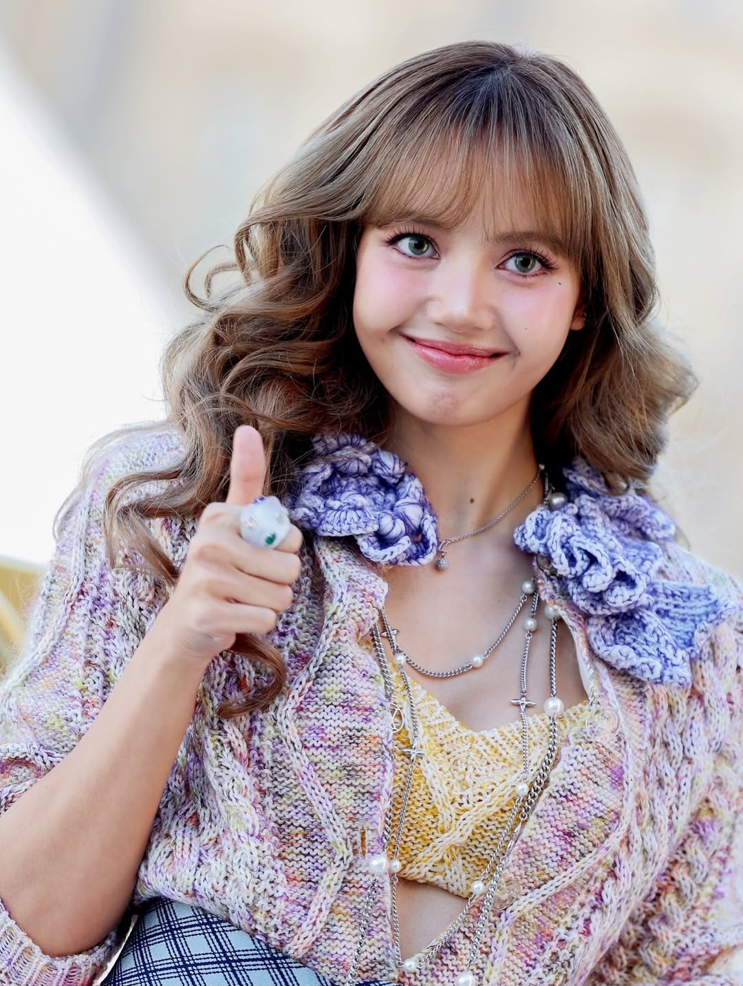 人间芭比,Lisa,浪漫大波浪,超短针织裤,Lisa, Louis Vuitton 