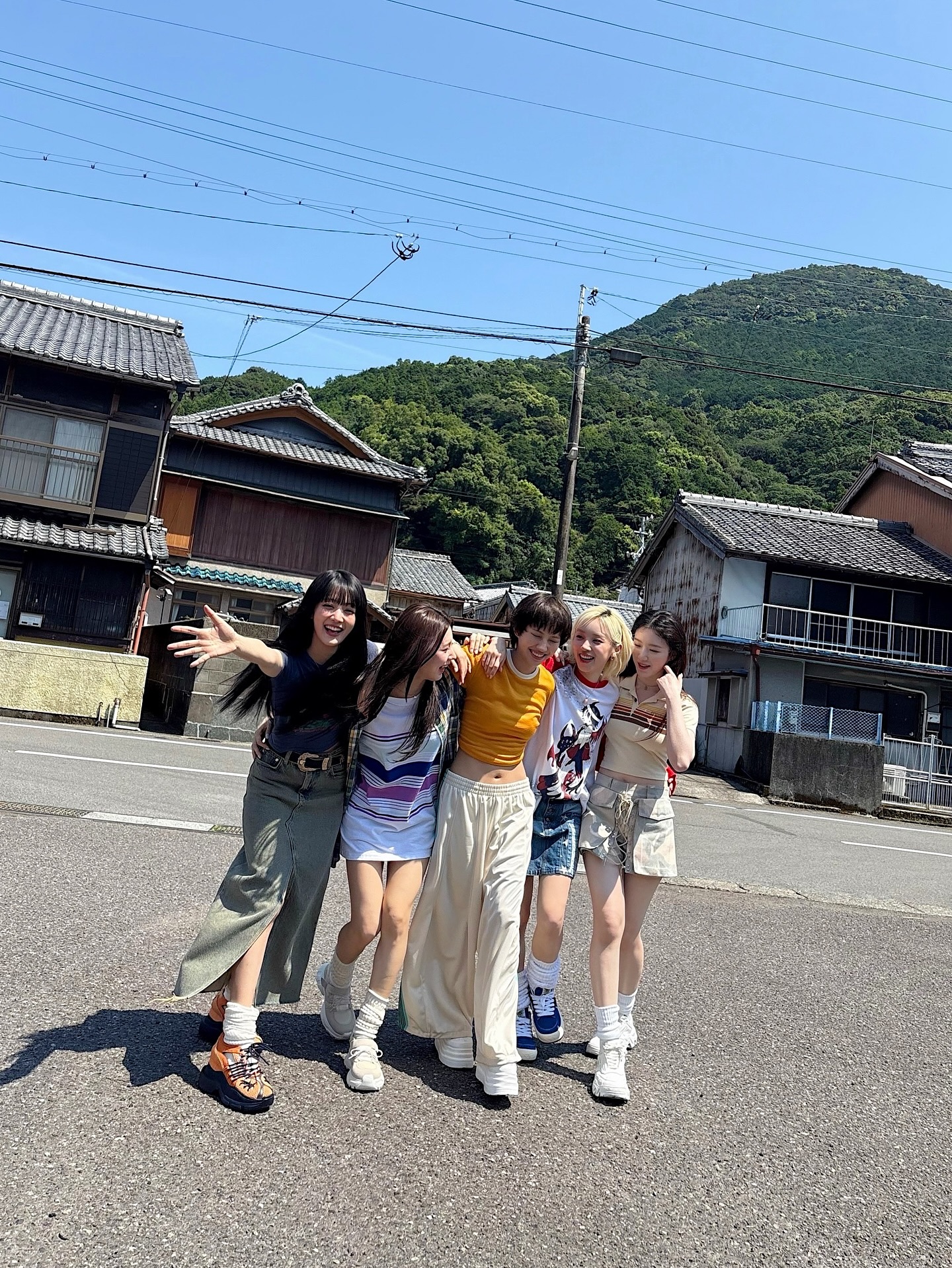  (G)I-DLE,舒华,乡村穿越剧情,i-dle, 回魂计, 韩国超级人气女团, Burn Me Into The Light