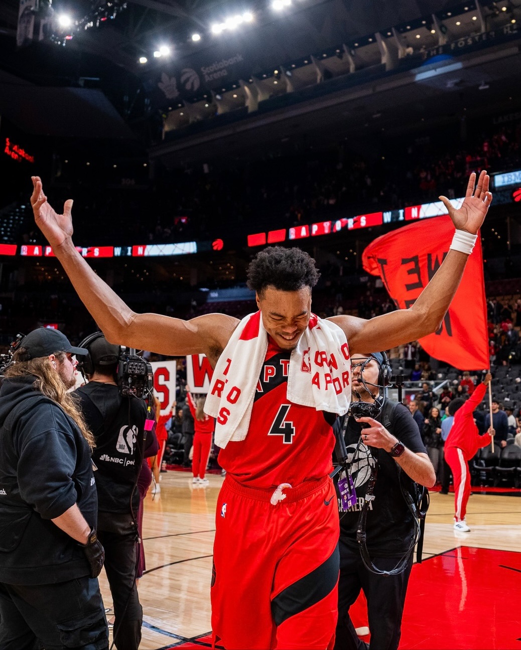 骑士,猛龙,英格拉姆,NBA常规赛,多伦多猛龙队,克里夫兰骑士队