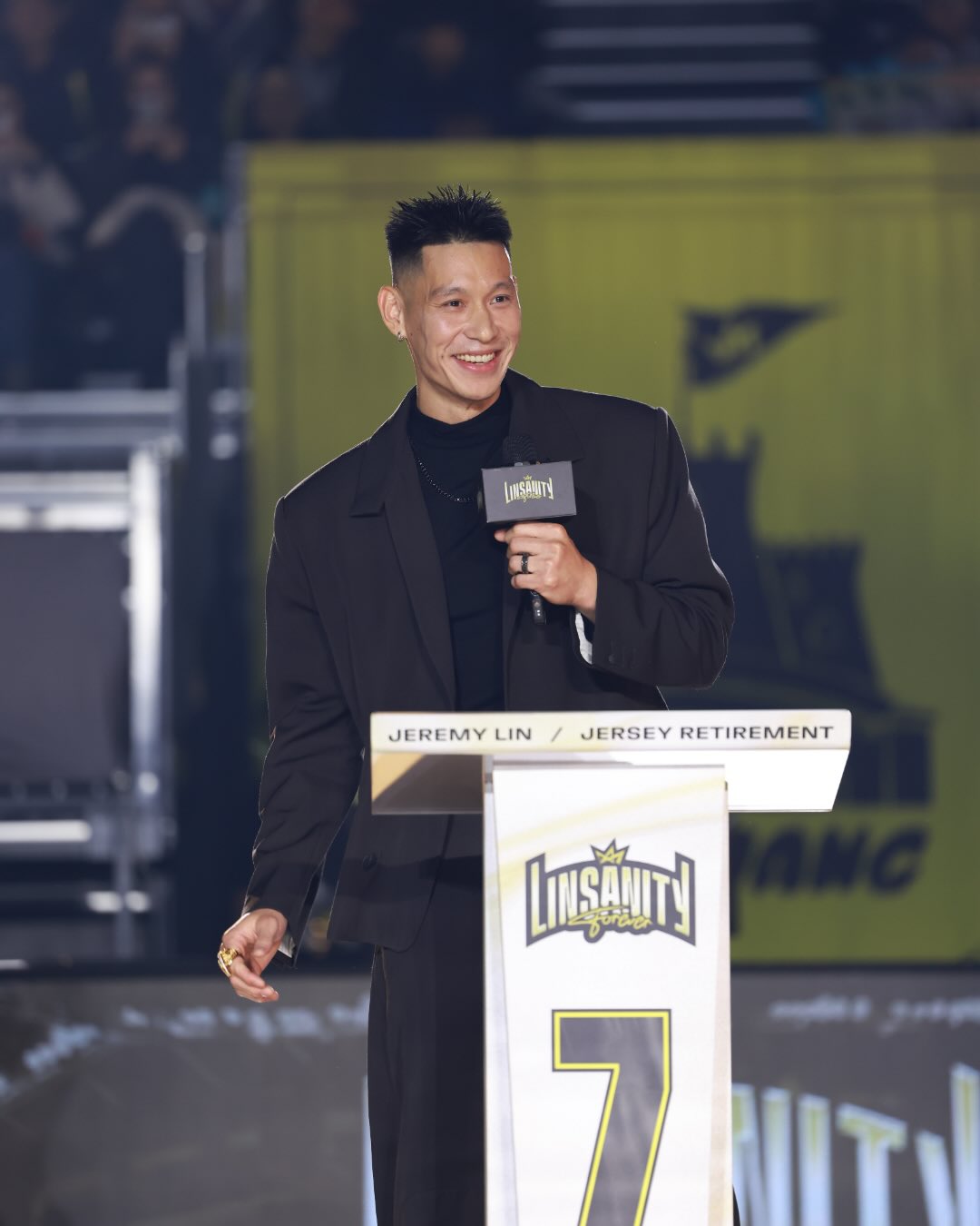 林书豪,正式退役,篮球生涯,NBA,林疯狂,猛龙,NBA总冠军,CBA,北京男篮,广州男篮, 新北国王