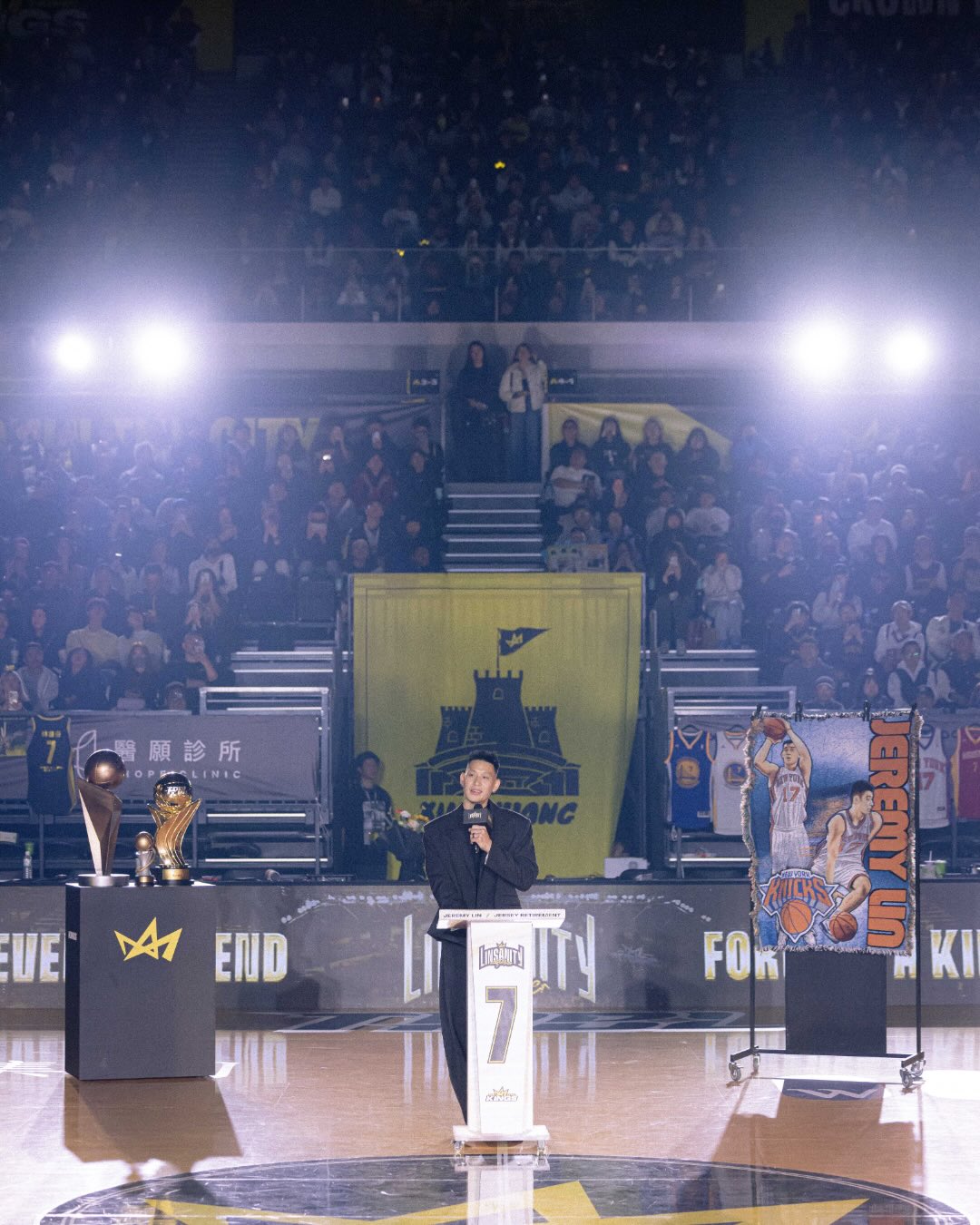 林书豪,正式退役,篮球生涯,NBA,林疯狂,猛龙,NBA总冠军,CBA,北京男篮,广州男篮, 新北国王