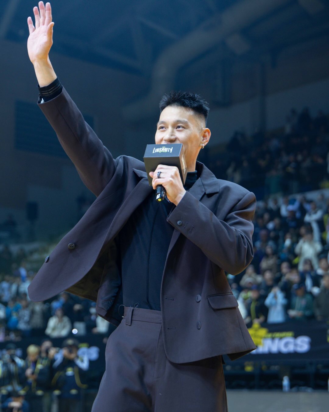 林书豪,正式退役,篮球生涯,NBA,林疯狂,猛龙,NBA总冠军,CBA,北京男篮,广州男篮, 新北国王