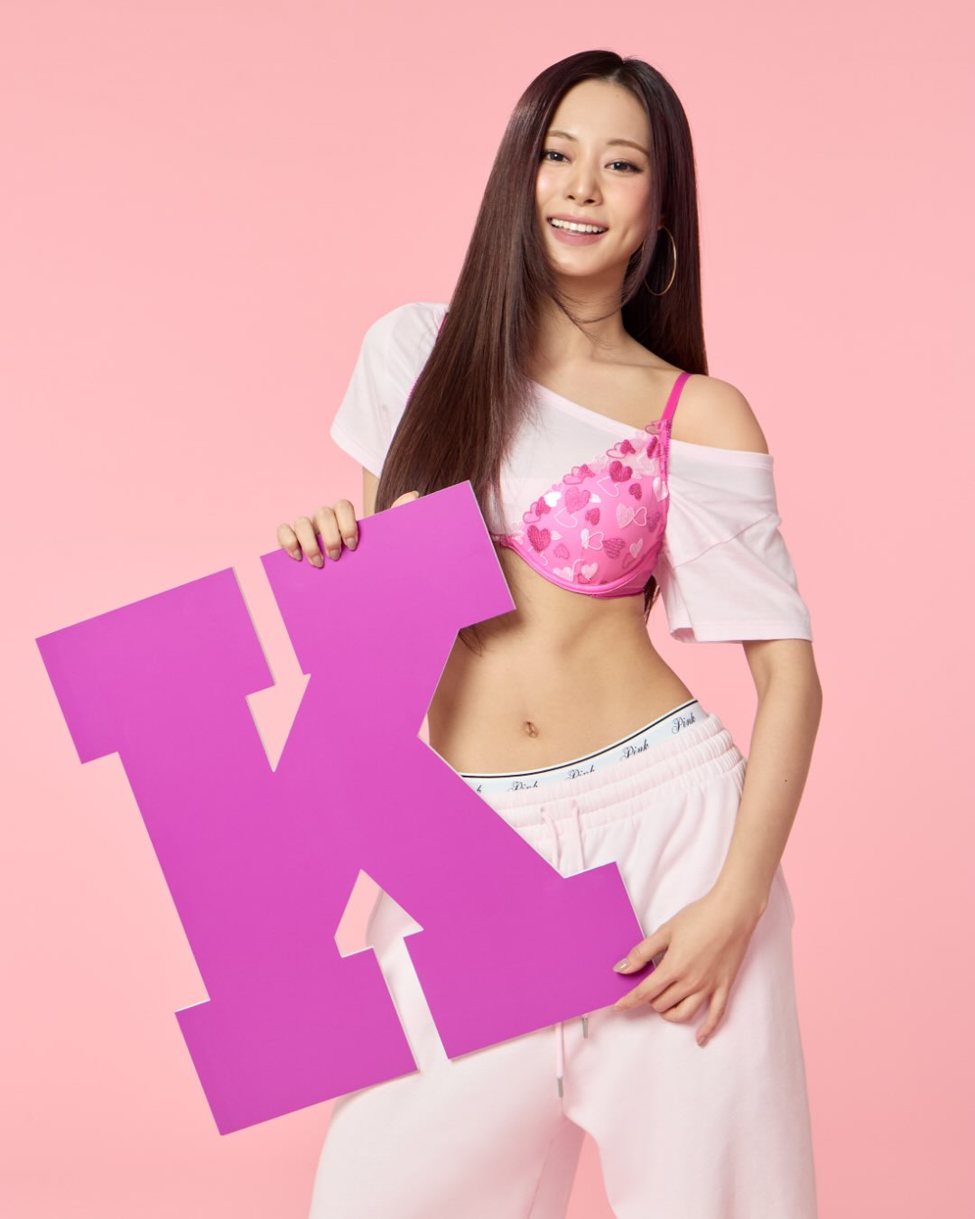 周子瑜,内衣代言,辣翻,外穿,秀腹肌,TWICE,维密广告, Victoria's Secret