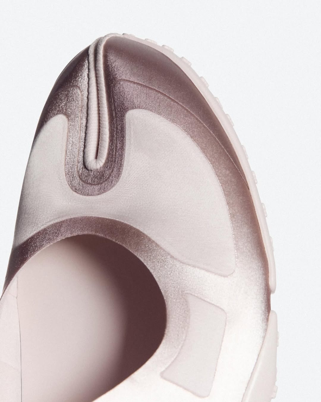 Nike,经典单品,Lisa,Nike Air Rift, NikeSKIMS, 芭蕾