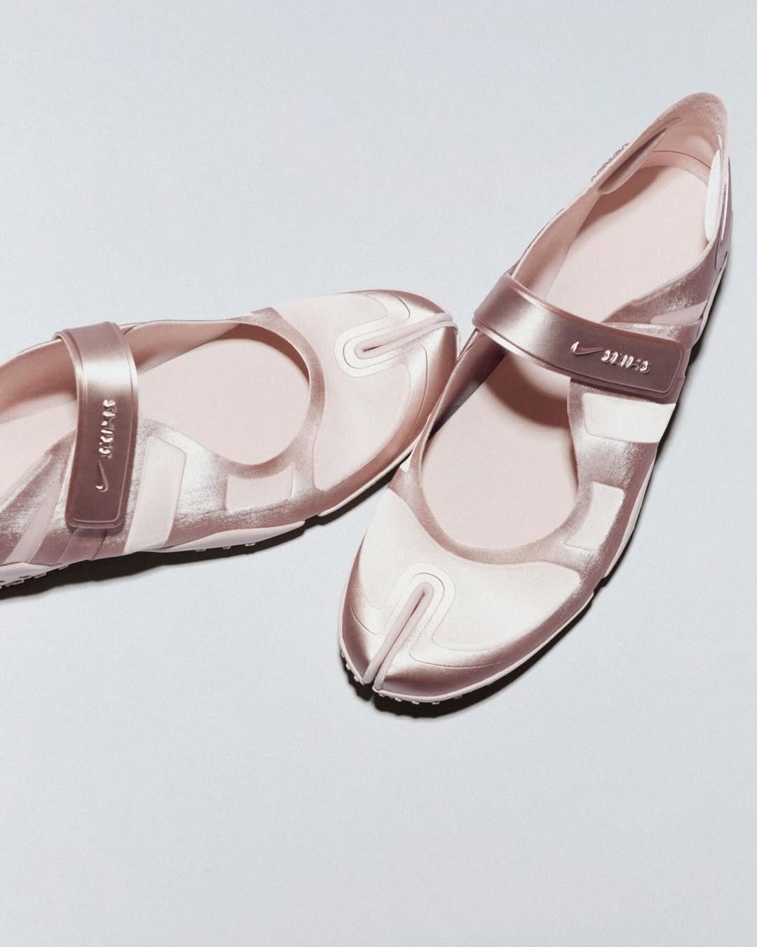 Nike,经典单品,Lisa,Nike Air Rift, NikeSKIMS, 芭蕾