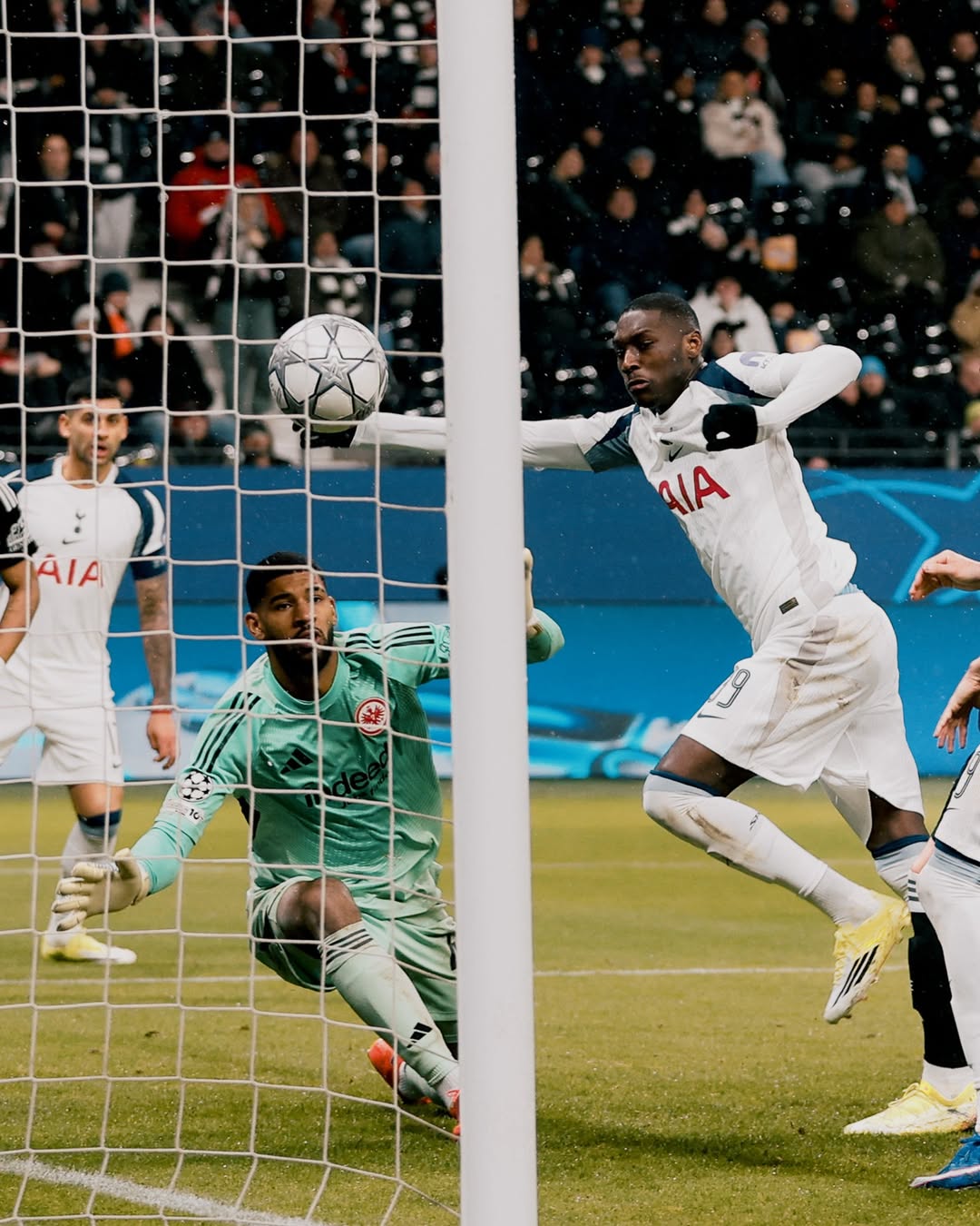 Tottenham Hotspur Football Club,法兰克福,热刺, 盛世777