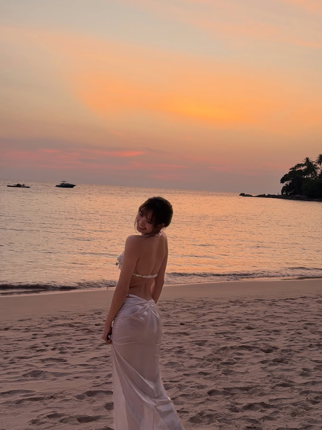 BLACKPINK, LISA,辣翻峇里岛,倒立蜜桃臀,YG娱乐,外国人练习生