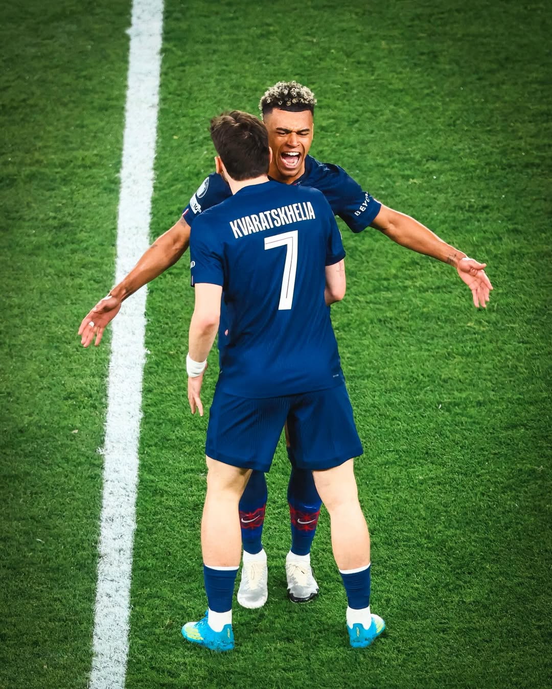 Paris Saint-Germain Football Club, 拜仁, 巴黎, 缔造进球纪录,前锋,凯恩, 欧冠半决赛 巴黎圣日耳曼,拜仁慕尼黑