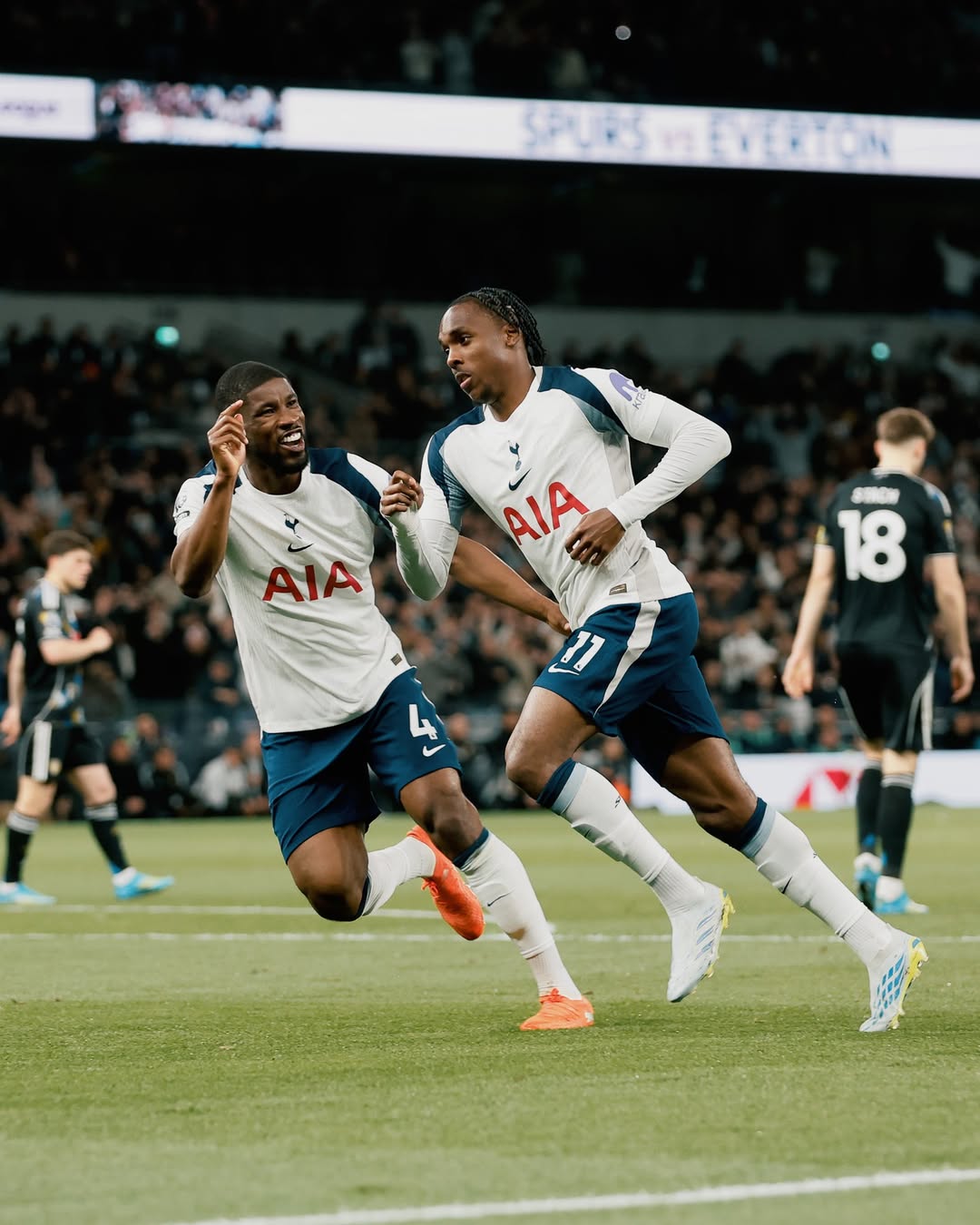 Tottenham Hotspur Football Club, 送点, 热刺, 利兹联, 勒温点射,特尔破门