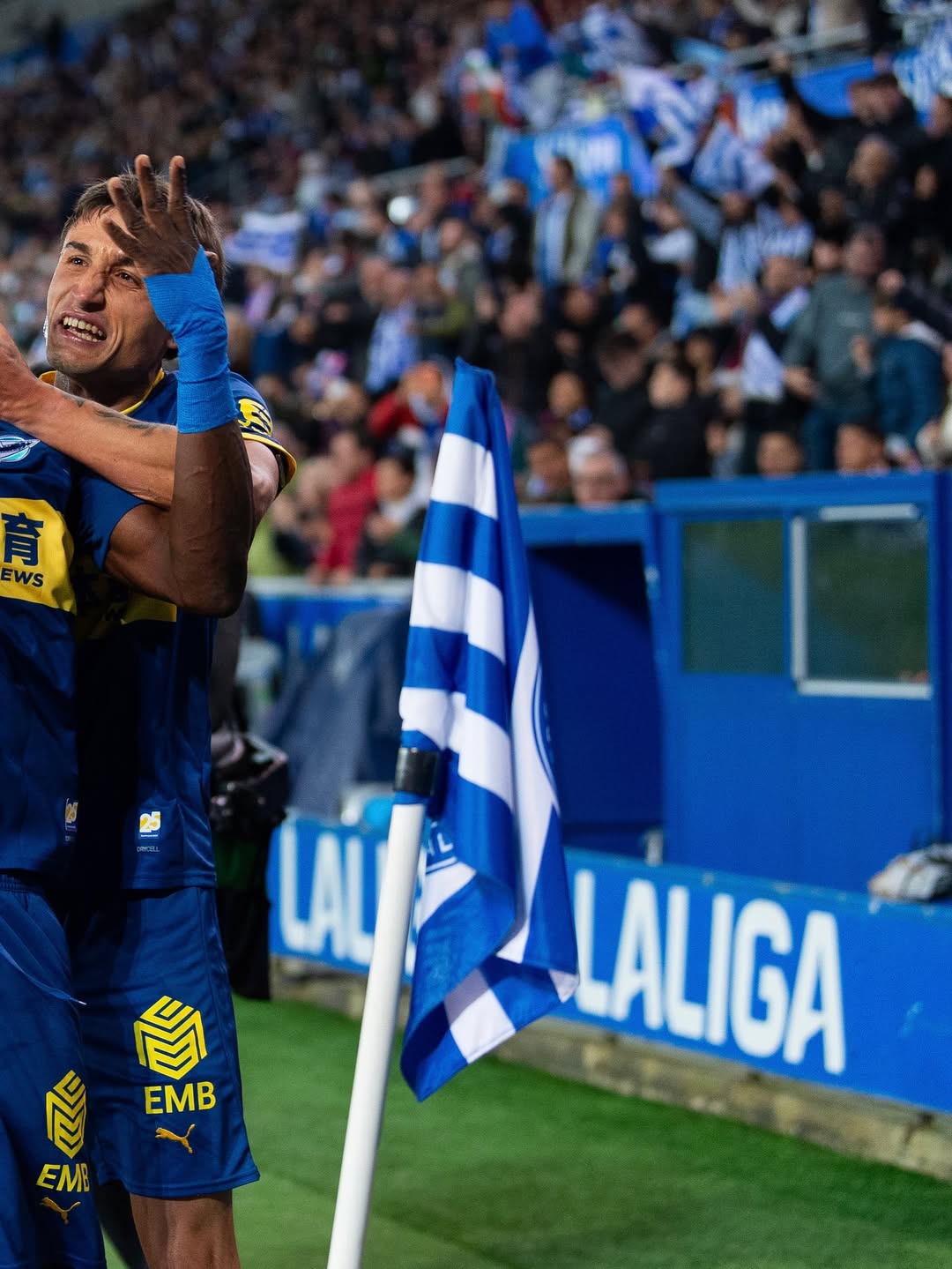 Deportivo Alavés,巴萨,阿拉维斯,崩盘,足球
