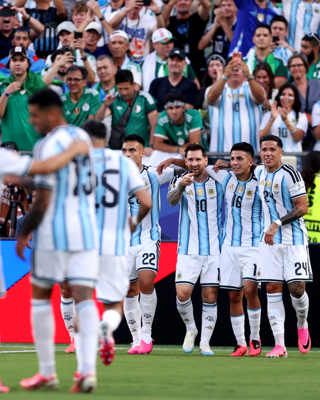 Selección de fútbol de Argentina,美加墨世界杯,帽子戏法,阿尔及利亚,阿根廷,卫冕冠军,世界杯J组 足坛球王 
