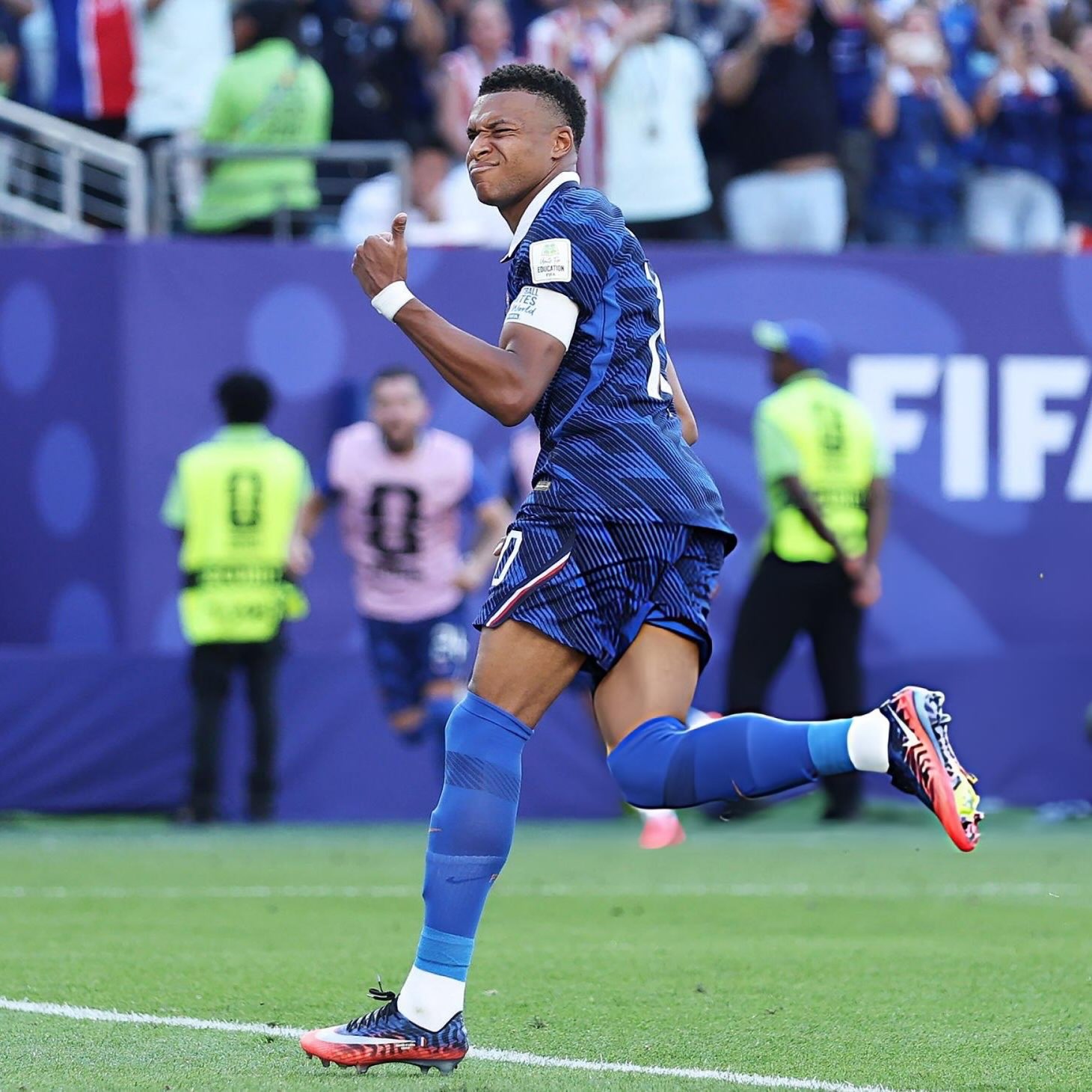 基利安·姆巴佩,梅西, Kylian Mbappé Lottin, 拉明·耶馬·納斯拉維·埃巴納,FIFA,世界盃